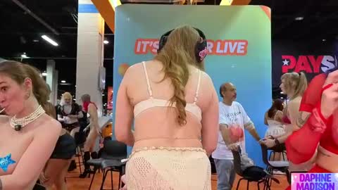 Snapshot of daphnemadison chatting on 04/12/26, 07:41 Daphne Madison online show from 04/12/26, 07:41