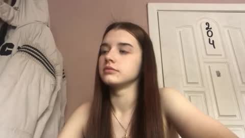Snapshot of daphnesterlace chatting on 03/04/26, 01:28 Emilia online show from 03/04/26, 01:28