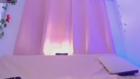 Snapshot of daphnewalker__ chatting on 06/26/26, 11:25 Daphne online show from 06/26/26, 11:25