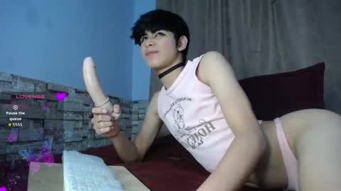 Snapshot of darasweet19 chatting on 10/17/25, 03:53 MAX online show from 10/17/25, 03:53