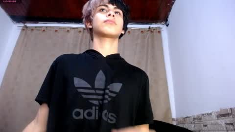 Snapshot of darasweet20 chatting on 04/01/26, 10:40 DARA online show from 04/01/26, 10:40