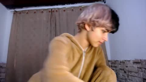 Snapshot of darasweet20 chatting on 04/07/26, 10:20 DARA online show from 04/07/26, 10:20