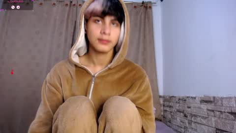 Snapshot of darasweet20 chatting on 04/09/26, 11:32 DARA online show from 04/09/26, 11:32