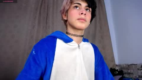 Snapshot of darasweet20 chatting on 04/21/26, 10:45 DARA online show from 04/21/26, 10:45