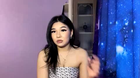 Snapshot of darceydavie chatting on 03/06/26, 02:24 Lina online show from 03/06/26, 02:24