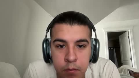 Snapshot of darekfavor12 chatting on 03/23/26, 05:28 darekfavor12 online show from 03/23/26, 05:28