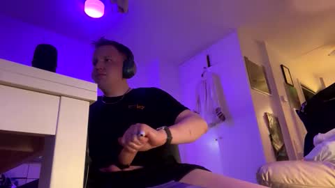 Snapshot of darhuset chatting on 06/03/26, 12:57 Darhuset online show from 06/03/26, 12:57