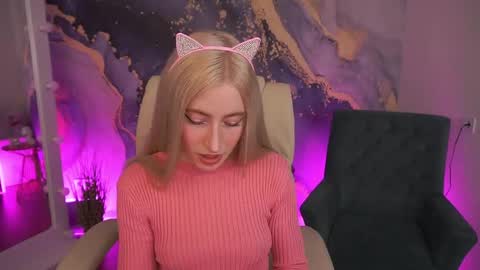 Snapshot of dariadelly chatting on 05/07/26, 01:05 dariadelly online show from 05/07/26, 01:05