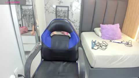        online show from 11/27/25, 12:07