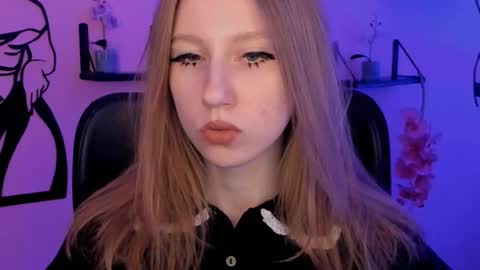 Snapshot of dariatate chatting on 09/14/25, 08:57 Daria Tate online show from 09/14/25, 08:57