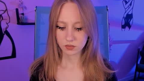 Snapshot of dariatate chatting on 09/18/25, 02:41 Daria Tate online show from 09/18/25, 02:41