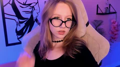 Snapshot of dariatate chatting on 10/17/25, 11:24 Daria Tate online show from 10/17/25, 11:24