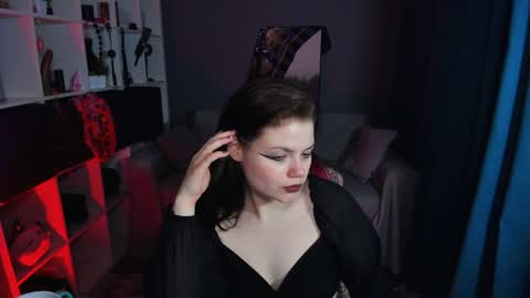 Snapshot of darina_wilson chatting on 01/25/25, 11:43 Dari the it woman online show from 01/25/25, 11:43