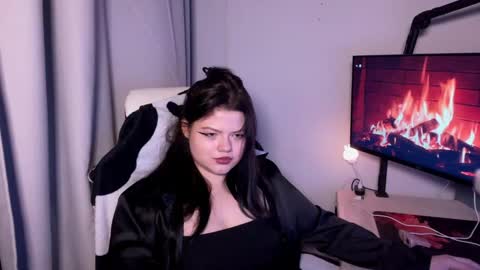 darina_wilsons online show from 10/30/25, 04:19