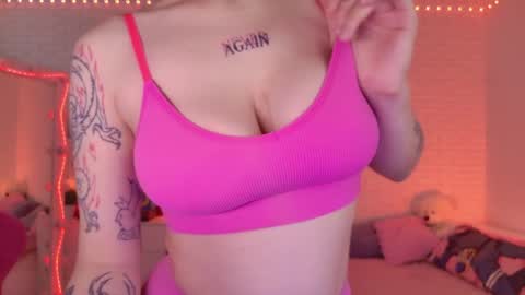 Snapshot of darinek0 chatting on 04/09/26, 09:26 Neko online show from 04/09/26, 09:26