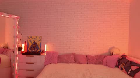 Snapshot of darinek0 chatting on 04/13/26, 04:18 Neko online show from 04/13/26, 04:18