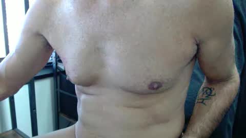 Snapshot of daringdee75 chatting on 01/07/25, 04:37 DaringDee75 online show from 01/07/25, 04:37