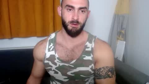 Snapshot of dariomuscle chatting on 11/30/25, 07:18 Dario online show from 11/30/25, 07:18