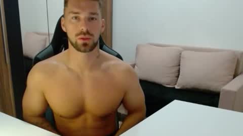 darius_94 online show from 11/13/25, 05:28