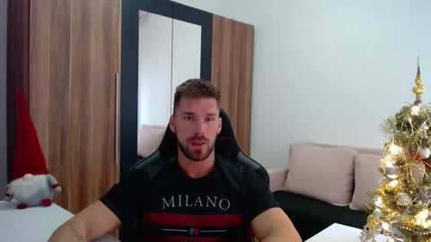 darius_94 online show from 12/18/25, 10:43