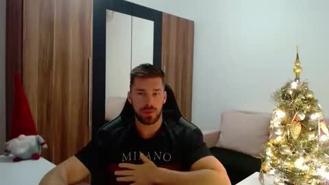 darius_94 online show from 12/19/25, 05:47