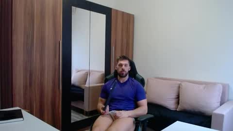 darius_94 online show from 03/18/26, 05:32