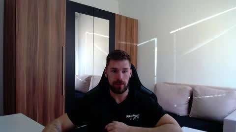 darius_94 online show from 04/08/26, 05:18