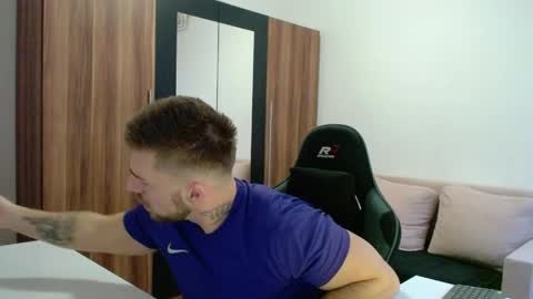 darius_94 online show from 04/16/26, 04:13