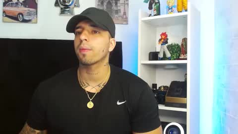 Snapshot of darius_phoenix chatting on 01/12/25, 10:33 Darius Phoenix  online show from 01/12/25, 10:33