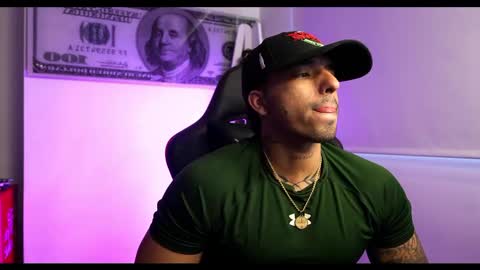 Snapshot of darius_phoenix chatting on 02/17/25, 05:10 Darius Phoenix  online show from 02/17/25, 05:10