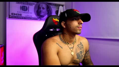 Snapshot of darius_phoenix chatting on 02/18/25, 06:48 Darius Phoenix  online show from 02/18/25, 06:48