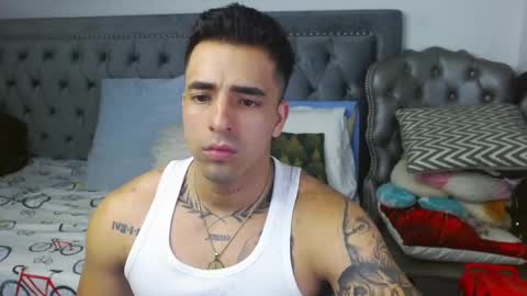 Snapshot of darius_phoenix chatting on 02/26/25, 07:42 Darius Phoenix  online show from 02/26/25, 07:42