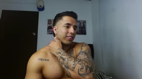 Snapshot of darius_phoenix chatting on 10/15/25, 10:21 Darius Phoenix  online show from 10/15/25, 10:21