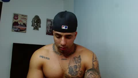 Snapshot of darius_phoenix chatting on 10/19/25, 12:44 Darius Phoenix  online show from 10/19/25, 12:44