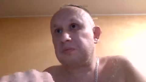 Snapshot of dariusx455 chatting on 12/22/25, 04:37 dxd69 online show from 12/22/25, 04:37