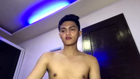 Snapshot of dark_angel69x chatting on 12/23/24, 03:44 Guile online show from 12/23/24, 03:44