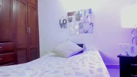 dark_angell77 online show from 10/17/25, 11:24