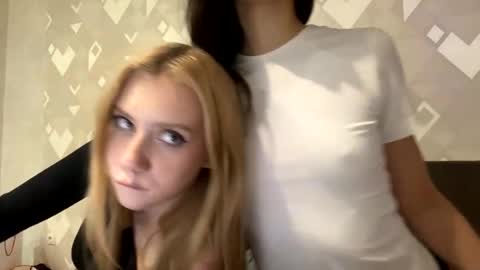 dark cherie  stacy online show from 11/22/25, 08:19