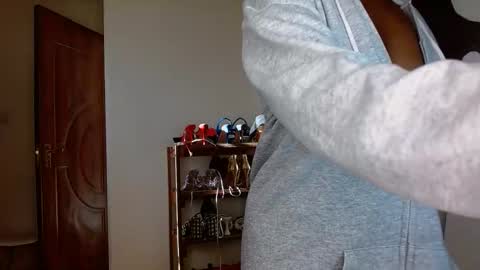 Snapshot of dark_chocolate0 chatting on 12/02/25, 01:50 becky online show from 12/02/25, 01:50