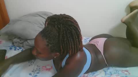 Snapshot of dark_chocoloate chatting on 03/19/26, 11:47 coco online show from 03/19/26, 11:47