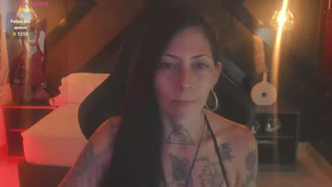 Snapshot of dark_gotica chatting on 06/19/26, 07:17 M I K A E L A online show from 06/19/26, 07:17