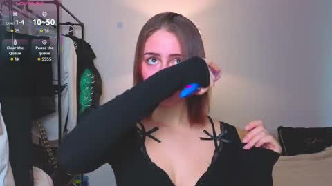 Emily online show from 11/19/25, 07:08