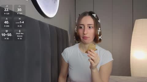 Emily online show from 02/06/26, 07:23