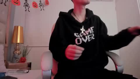 dark_sun333 online show from 10/25/25, 03:03