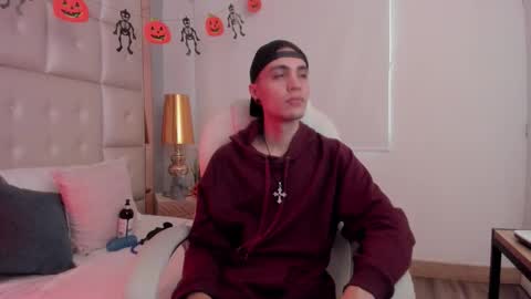 dark_sun333 online show from 10/26/25, 08:59