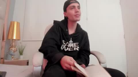 dark_sun333 online show from 11/29/25, 01:41