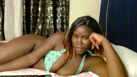 Snapshot of dark_tiffany chatting on 09/21/25, 05:47 Tiff online show from 09/21/25, 05:47