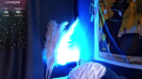 Snapshot of dark_vamp_ chatting on 12/20/24, 01:25 Vamp  online show from 12/20/24, 01:25