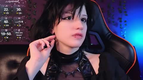 Snapshot of dark_vamp_ chatting on 01/19/25, 03:39 Vamp  online show from 01/19/25, 03:39