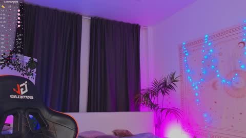 Snapshot of dark_vamp_ chatting on 02/01/25, 03:19 Vamp  online show from 02/01/25, 03:19